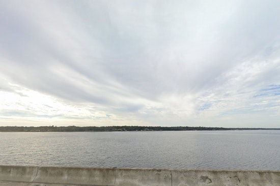 Boat Tragedy in Jacksonville Leaves One Dead and Three Missing, Including Children, After St. Johns River Capsize