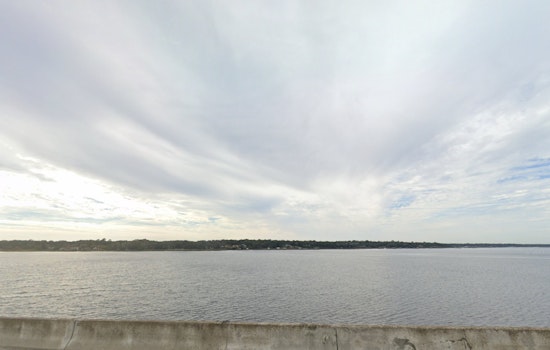 Boat Tragedy in Jacksonville Leaves One Dead and Three Missing, Including Children, After St. Johns River Capsize