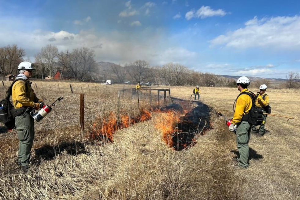Boulder Officials Conduct Controlled Burn, Advise Against 911 Calls for Smoke Sightings South of Arapahoe Rd