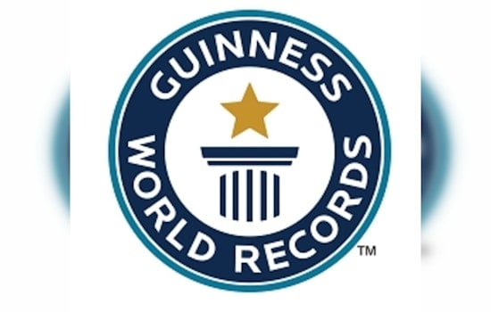 California Doctors Drive Vintage Ambulance from Hollywood to Florida, Setting New Guinness World Record