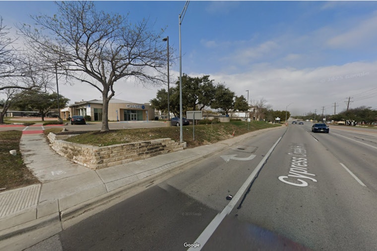 Cedar Park Chase Bank Robbery Prompts Evacuation, Police Investigation Underway