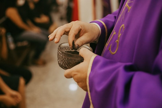 Chicago Faithful Mark Ash Wednesday with Citywide Services and Convenient Ash Distribution