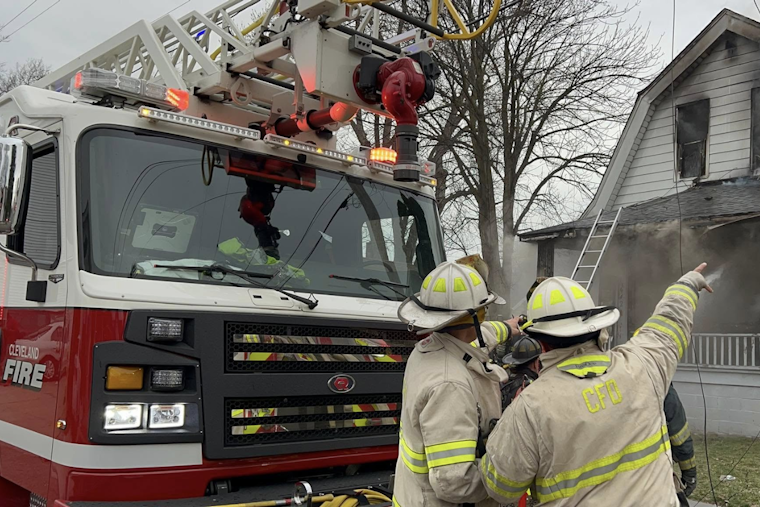 Cleveland Heroes, Teen and Police Officers Rescue Residents in Double House Fire on Sacramento Avenue