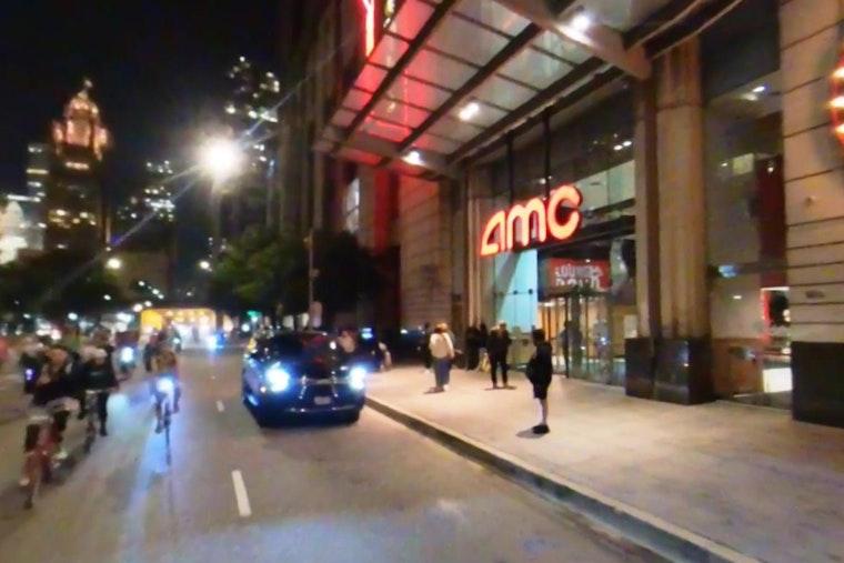 Connecticut Woman Shot in Arm in Chicago's Streeterville Neighborhood; Police Seek Person of Interest