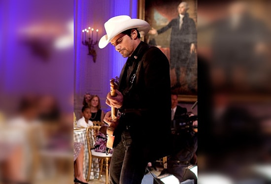 Country Superstar Brad Paisley Returns to Illinois State Fair After Eight Years