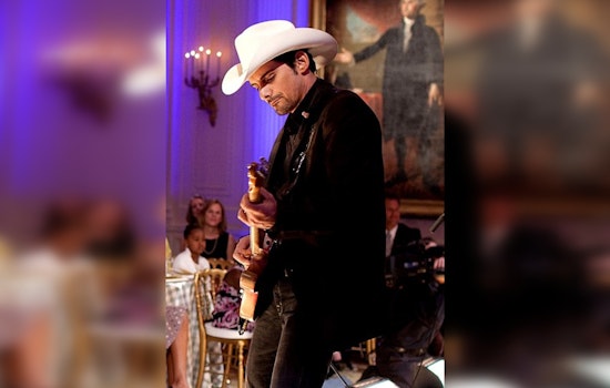 Country Superstar Brad Paisley Returns to Illinois State Fair After Eight Years