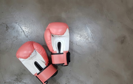 Crypto-Linked Street Boxing Draws Crowds and Scrutiny During Fort Lauderdale Spring Break