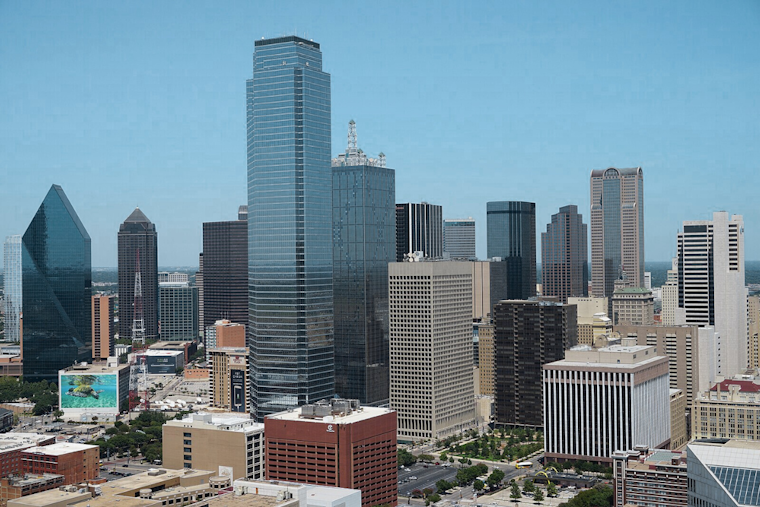 Dallas Struggles with Widespread Power Outages and Traffic Disruptions Following Intense Storm