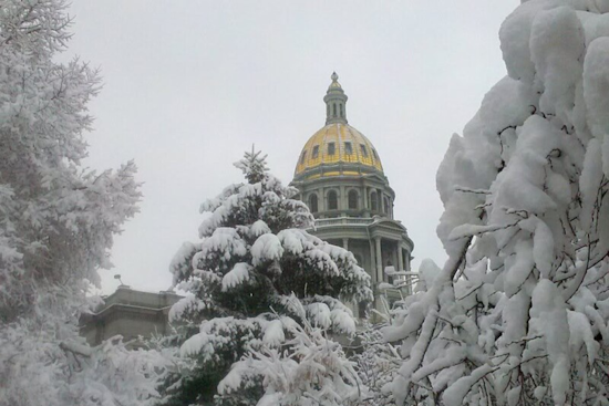 Denver and Eastern Plains Brace for Strong Winds, Mountain Snow Showers Forecasted