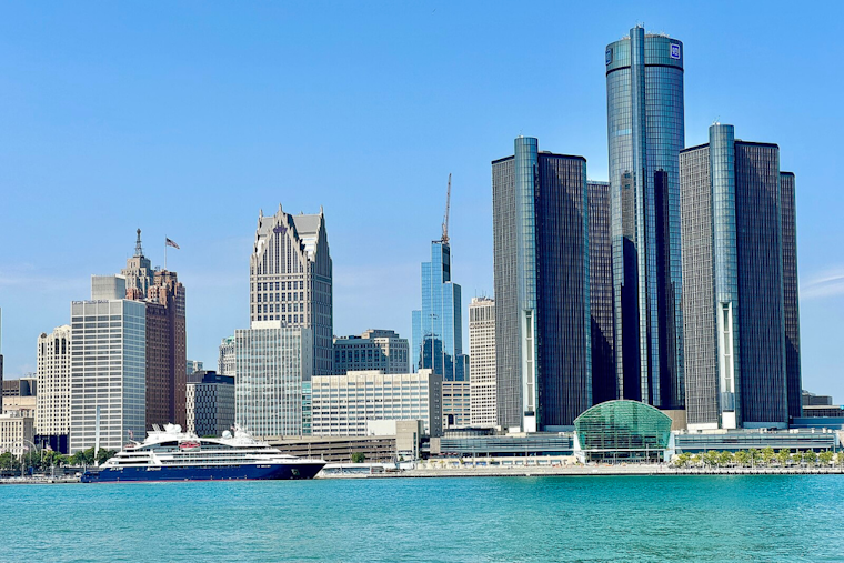 Detroit Welcomes Spring Warmth with Sunny Skies and Rising Temperatures, Rain Expected Over the Weekend