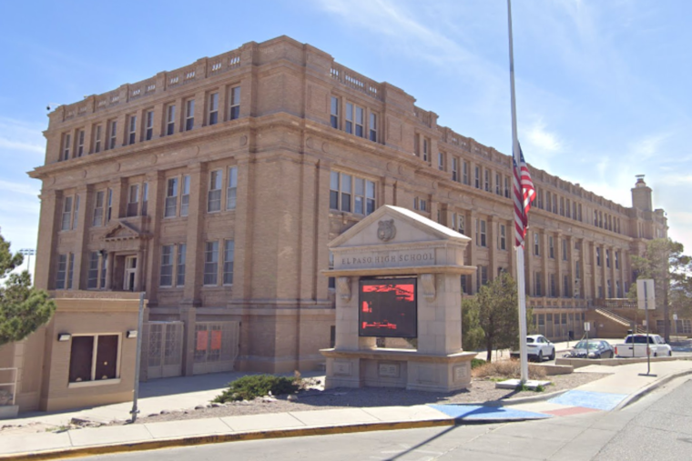 El Paso High School Soccer Teams Advance to Area Playoffs with Community Support