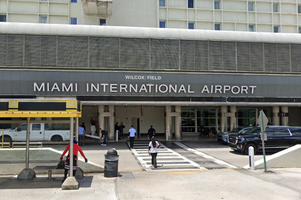 Engine Malfunction Forces American Airlines Flight to Return to Miami International Airport