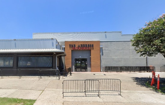 Five Injured in Early Morning Shooting at Houston Nightclub, Gunman at Large