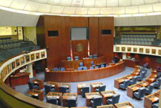 Florida Senate Passes "Trooper's Law" to Punish Tying Up Dogs in Extreme Weather