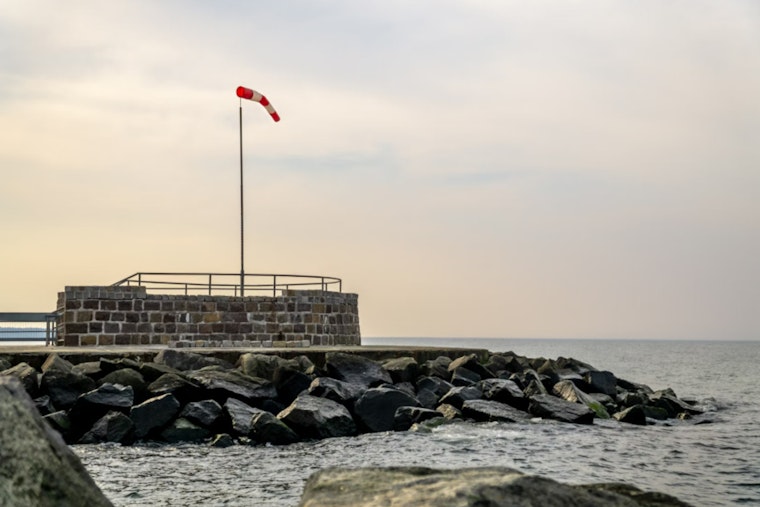 Gale Warning Issued for New York Harbor as Winds Surge, New Yorkers Advised to Proceed with Caution