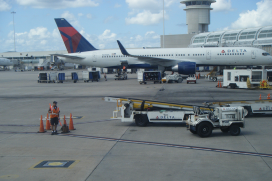 Heroic Traffic Controller thwarts Southwest Jet's Taxiway Nightmare at Orlando Airport