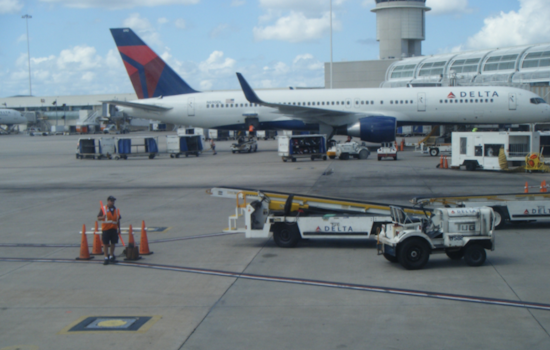Heroic Traffic Controller thwarts Southwest Jet's Taxiway Nightmare at Orlando Airport