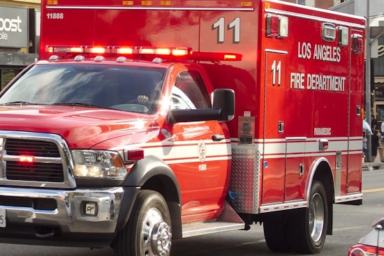 High-Speed Hit-and-Run in North Hills Leaves 10 Vehicles Damaged, Suspects on the Run