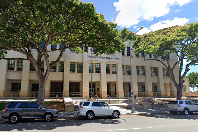 Honolulu Auto Theft Suspect Makes Unexpected Splash into Ala Wai Canal During Police Chase