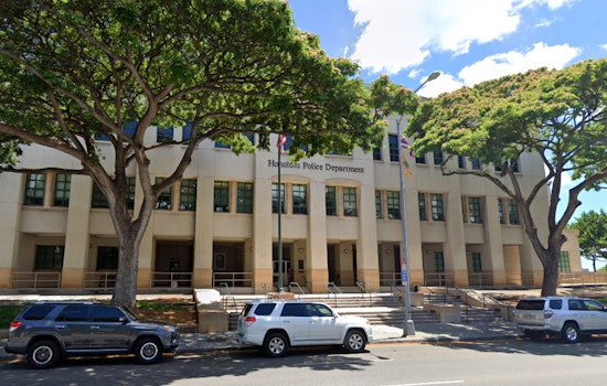 Honolulu Auto Theft Suspect Makes Unexpected Splash into Ala Wai Canal During Police Chase