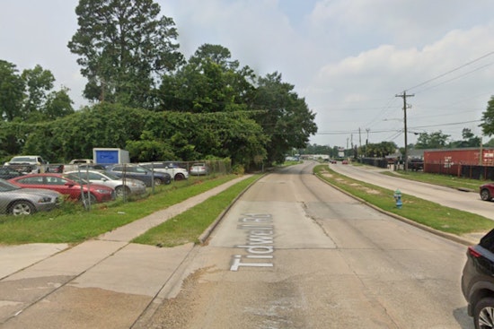 Houston Authorities Investigating Fatal Single-Vehicle Crash on Tidwell Road