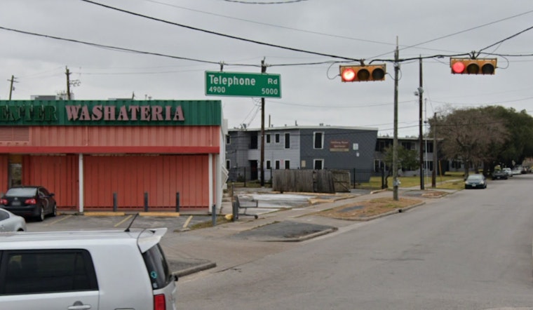 Houston Doorman Killed in Shooting Outside Latina's Bar, Police Seek Suspect