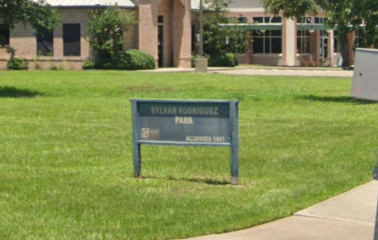 Houston Fire Department Conducts Prescribed Burn Near Sylvan Rodriguez Park for Wildfire Prevention