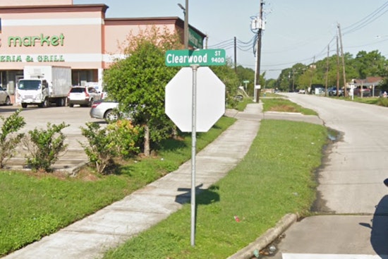 Houston Police Hunt for Suspect After Man Found Shot Dead in Car Near Hobby Airport