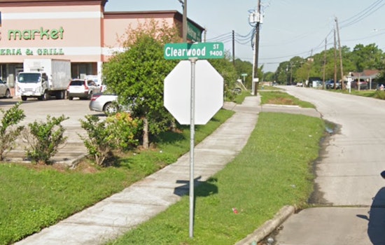 Houston Police Hunt for Suspect After Man Found Shot Dead in Car Near Hobby Airport
