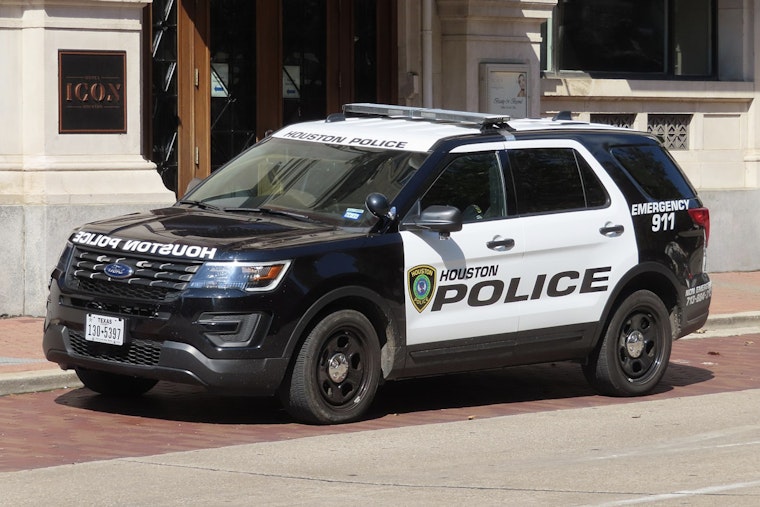 Houston Police Investigate Fatal Stabbing After Man Found in Car Crash on Maggie Street