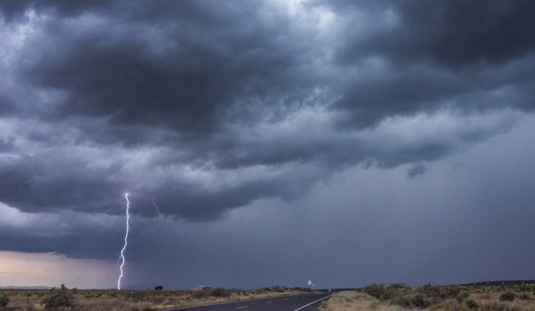 Indianapolis Residents Brace for Strong Winds and Thunderstorms, NWS Issues Weather Advisory