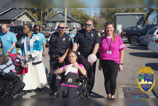 Jacksonville Officers Celebrate With Mt. Herman Students at Special Olympics Parade