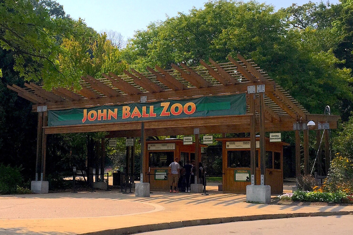 John Ball Zoo Welcomes Spring with Season Opener and New Attractions in Grand Rapids