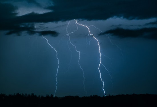 Knoxville Grapples with 100% Humidity, Sunny Respite and Thunderstorms in Weekly Forecast