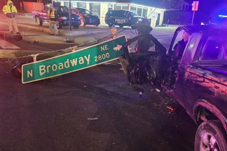 Knoxville Intersection Reopens After Crash, Suspect Charged with DUI