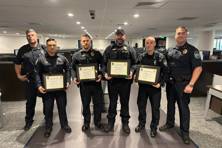 Knoxville Officers Awarded for Heroic Rescue Attempt Despite Tragic Outcome on Hall of Fame Drive