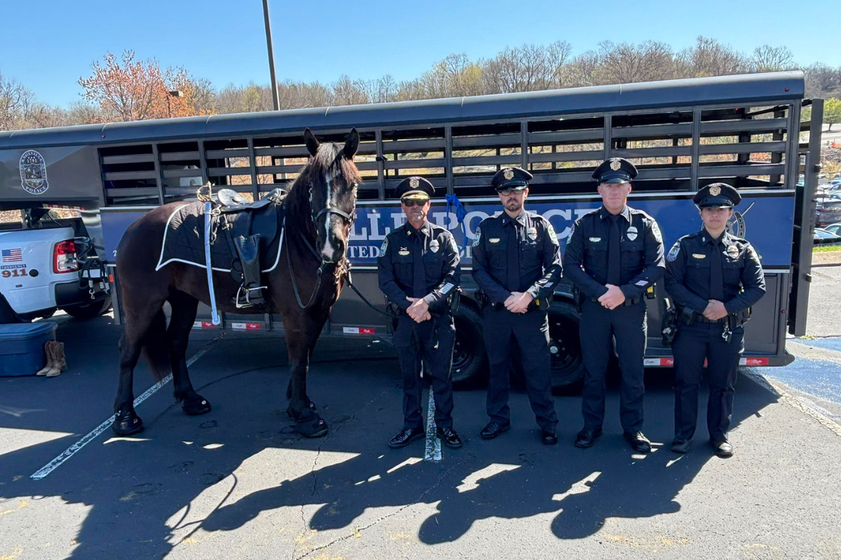 Knoxville Police Mounted Unit Honors Late Nashville Commander Anthony