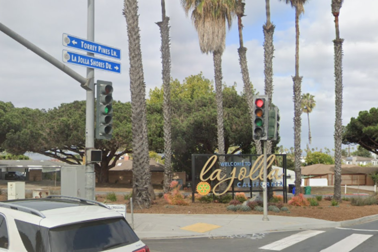 La Jolla Welcomes Visitors with New Gateway Sign, Celebrates Community Support at Ribbon-Cutting Ceremony