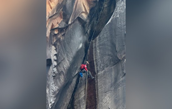 Las Vegas SAR Team Successfully Rescues Climbers Stranded in Ice Box Canyon Amid Strong Winds