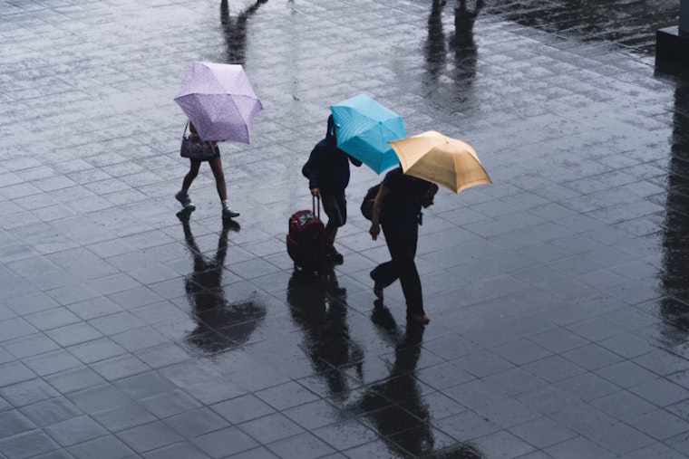 Light Showers and Gentle Winds Ahead for Honolulu; High Surf Advisory in Effect Until Tuesday