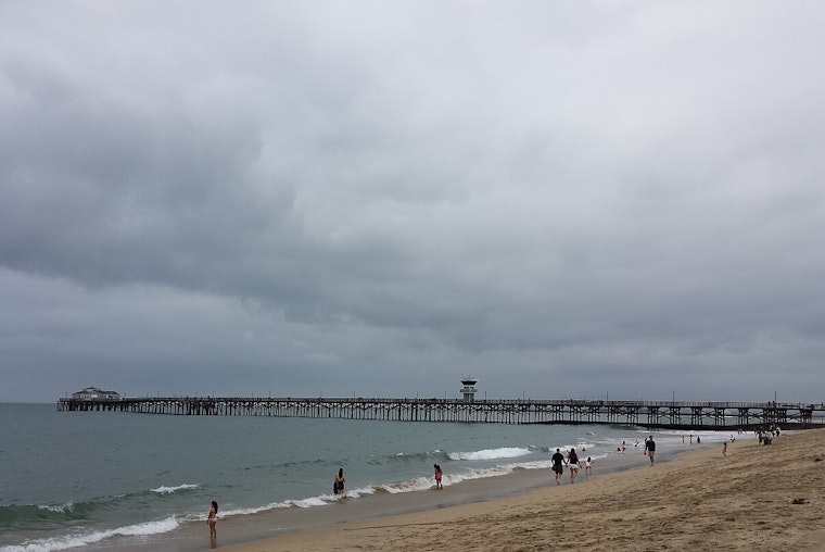 Los Angeles Braces for Evening Showers with Temperatures Holding Steady in the 60s