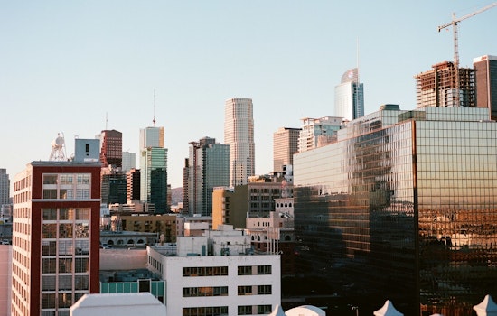 Los Angeles Greets the Week with Mixed Skies: Sun, Potential Showers, and Mild Temperatures Ahead