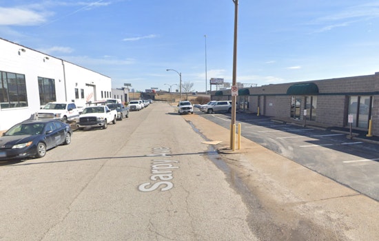 Man Robbed at Knifepoint While Distracted by Phone in Central West End, SLMPD Investigates