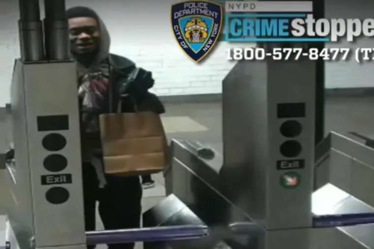Man Stabbed in Eye During Dispute at Manhattan's Union Square Subway Station; Suspect at Large