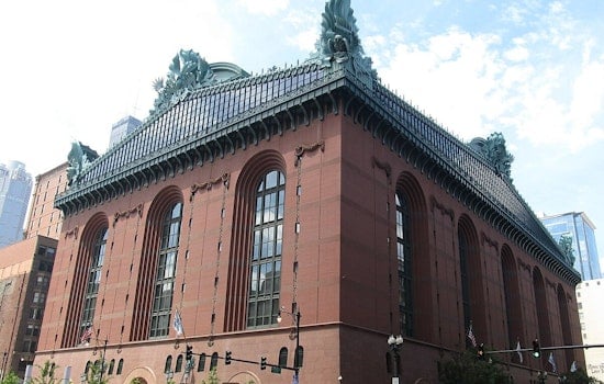 Man Stabbed Inside Harold Washington Library in Downtown Chicago, Police Seek Assailant