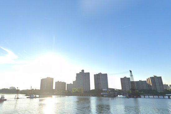 Mild and Breezy Week Ahead for New York City, No Major Hazards Expected