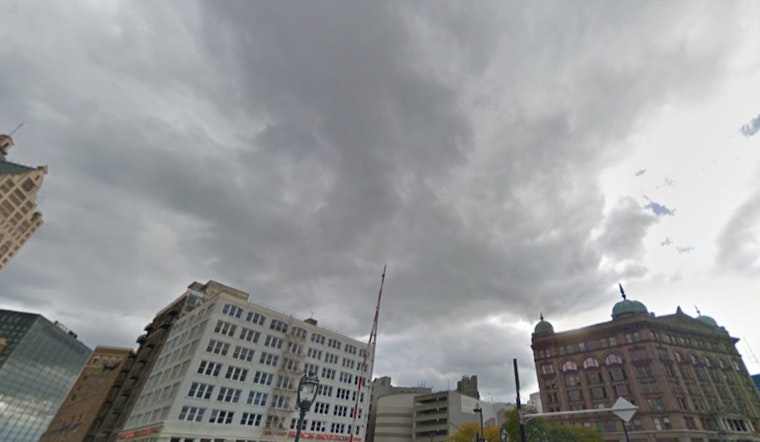 Milwaukee Braces for Brisk Winds and Temperature Drop, NWS Advises Keeping Umbrellas Close for Weekend Rain