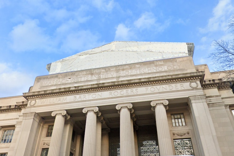 MIT Whiz Kid Revolutionizes Drug Delivery, Louis DeRidder's Trailblazing Tech Targets Chemo Woes in Harvard Partnership