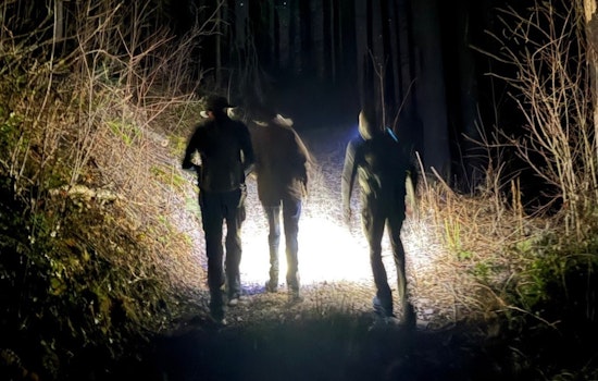 Multnomah County Sheriff's Green Hornets Rescue Lost Hikers on Larch Mountain