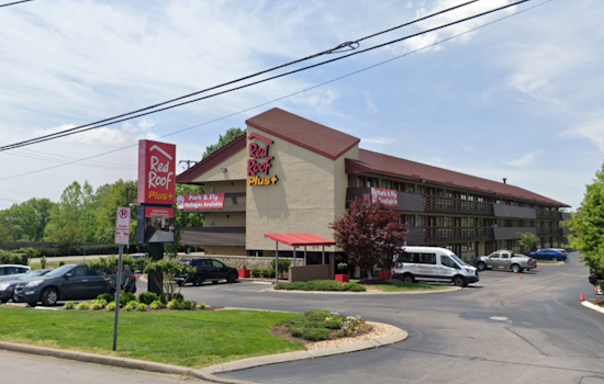 Nashville Detectives Probe Suspicious Death at Local Motel, Elderly Resident Found in Bathtub
